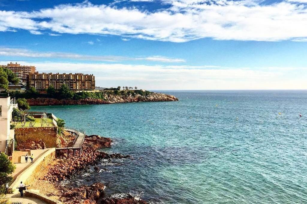 Renovado Apartamento En Zona Residencial A Pasos Del Mar Salou Exterior photo